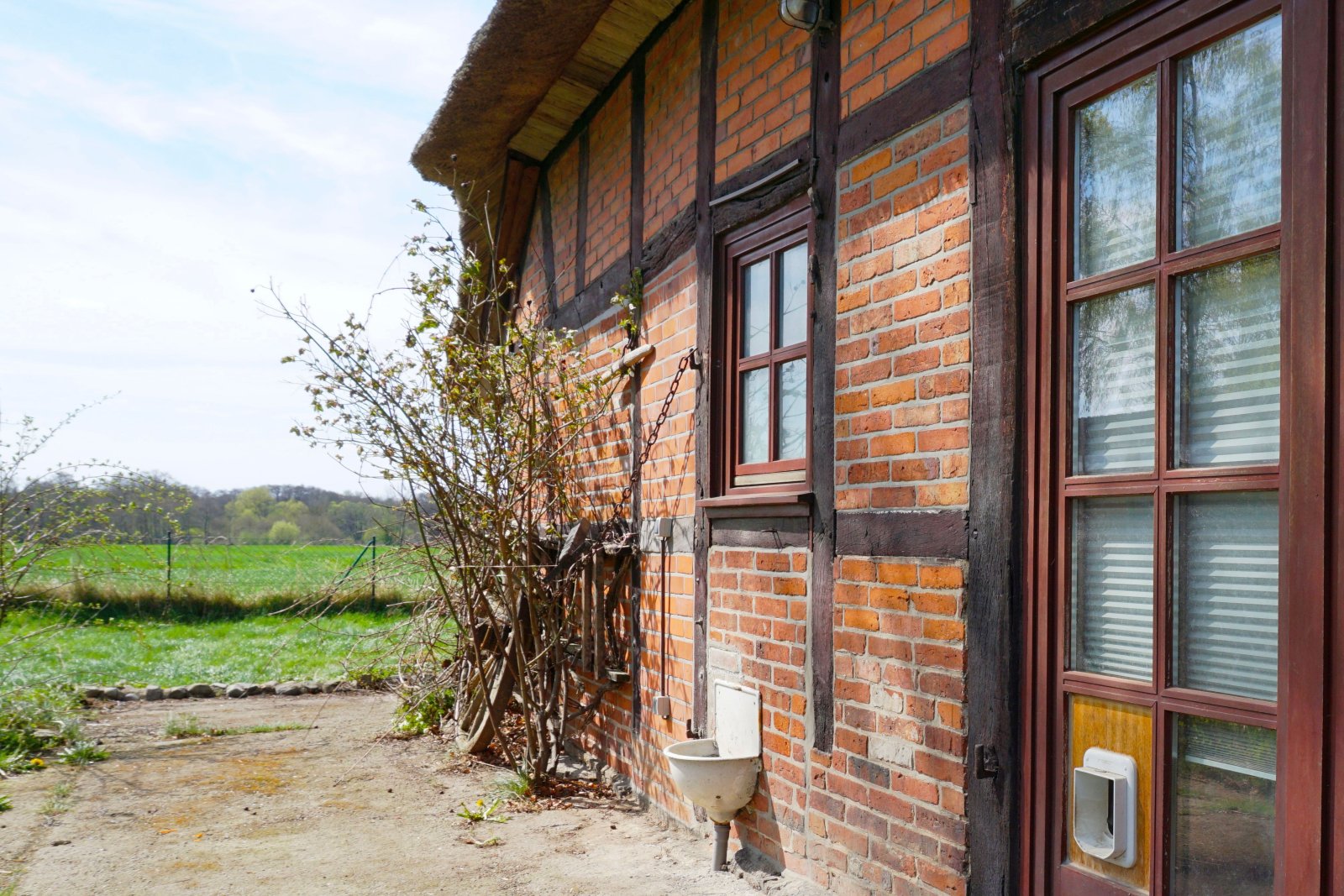 IN VORBEREITUNG! Reetdachhaus mit Seeblick in Feldrandlage IN VORBEREITUNG! Reetdachhaus mit Seeblick in Feldrandlage