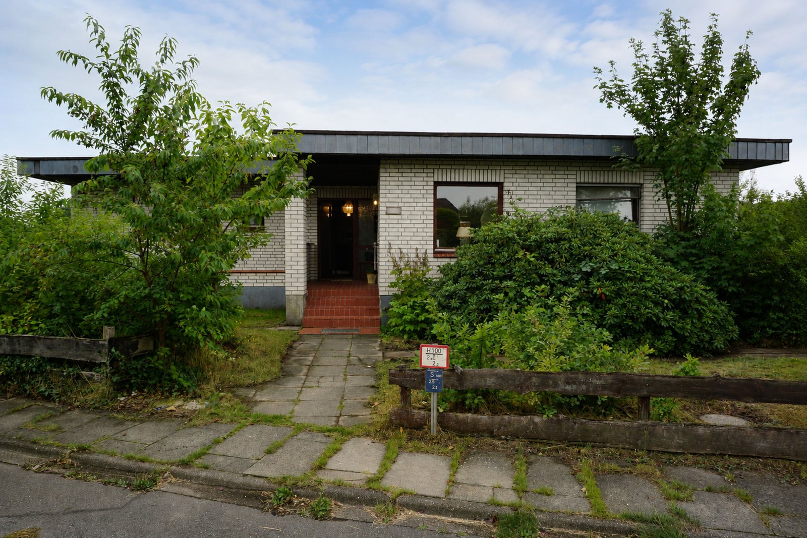 Bungalow mit Einliegerwohnung in ruhiger Sackgassen- und Feldrandlage Bungalow mit Einliegerwohnung in ruhiger Sackgassen- und Feldrandlage