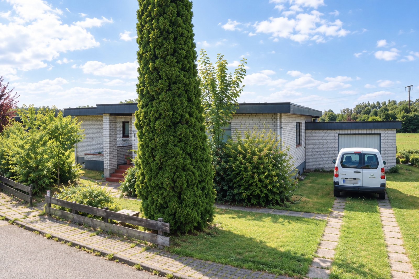 Bungalow mit Einliegerwohnung in ruhiger Sackgassen- und Feldrandlage Bungalow mit Einliegerwohnung in ruhiger Sackgassen- und Feldrandlage